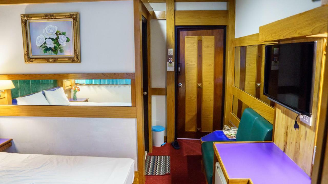 Siri Hotel Nakhon Ratchasima Bagian luar foto